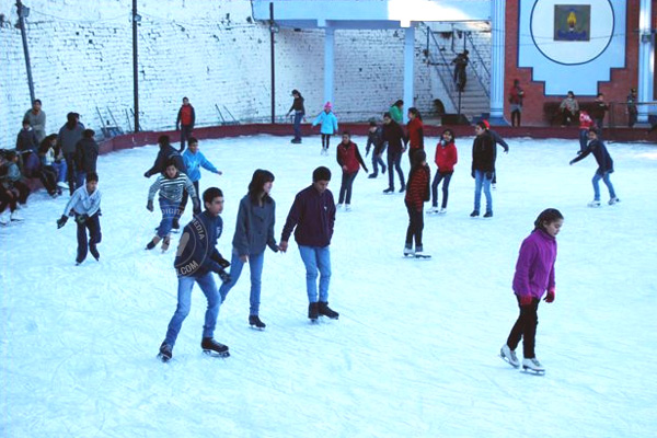 Natural-Ice-Skating-Rink