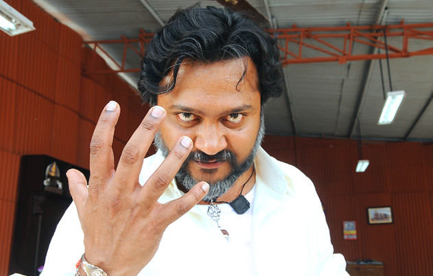 /media/k2/galleries/67878/Saamy-2-Movie-Stills-04