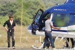 SRK, Anushka Sharma, srk hires a chopper to reach the sets of zero, Abhay deol