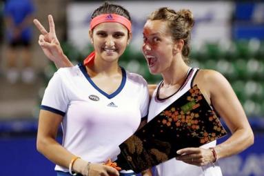 Sania Mirza-Barbora Strycova Clinch Pan Pacific Open Title!