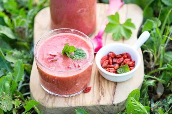 Enjoy Goji Berry Smoothie!