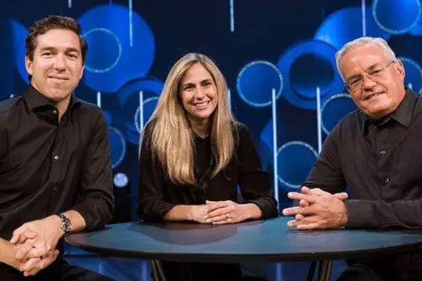 Willow Creek Community Church Pastor, Elder Board to Step Down